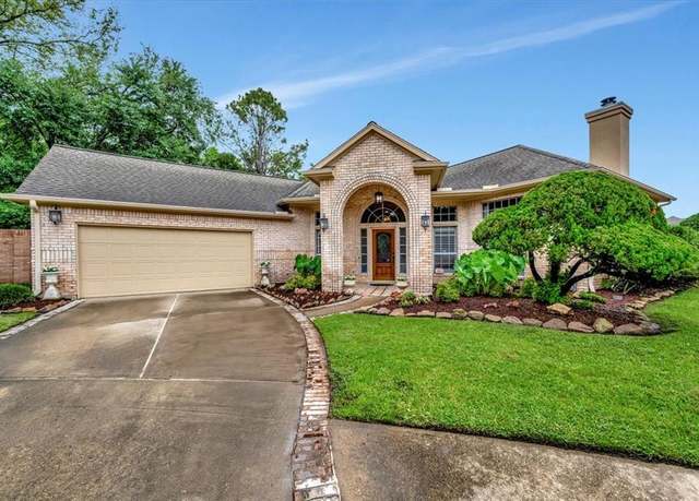 Property at 2438 Enchanted Isle Dr, Houston, TX 77062, 3 beds, 2.5 baths