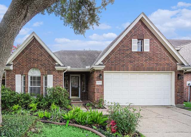Property at 13907 Charlton Way Dr, Houston, TX 77077, 3 beds, 2 baths