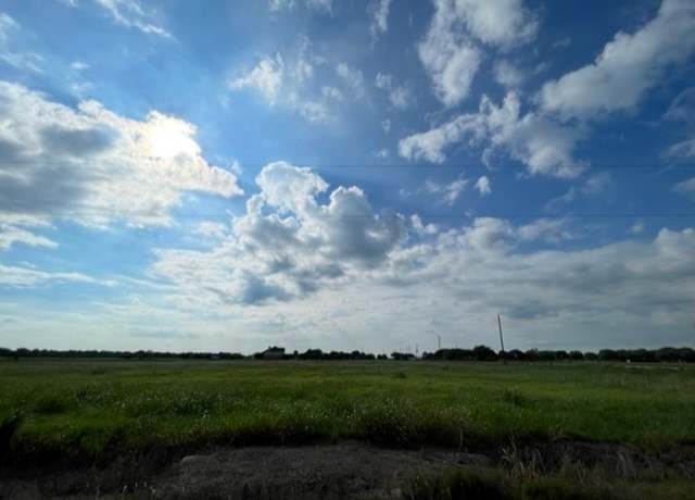 Property at 10932 Mlcak Rd, Sealy, TX 77474
