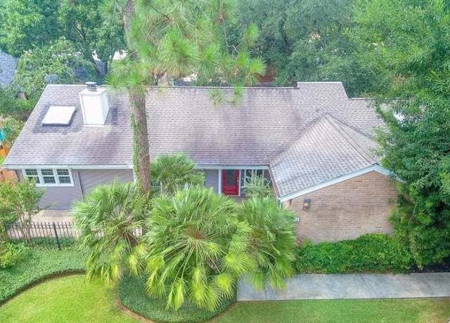Property at 911 Bayou River Dr, Houston, TX 77079, 3 beds, 2 baths