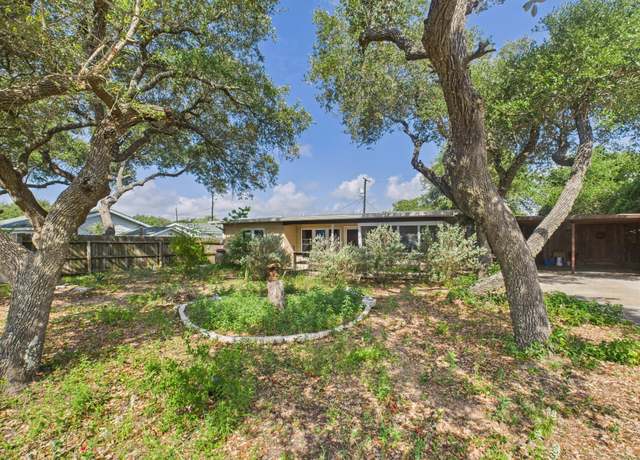 Property at 1429 S Mathis St, Rockport, TX 78382, 2 beds, 1 bath