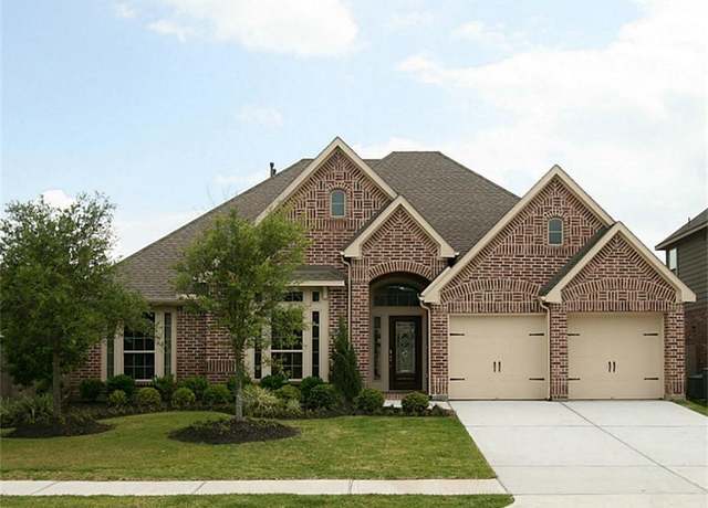 Property at 13602 Silent Walk Dr, Pearland, TX 77584, 4 beds, 3 baths
