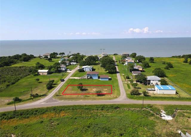 Property at 102 Ouisa, Anahuac, TX 77514