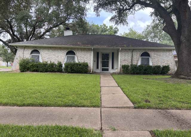 Property at 16303 Townes Rd, Friendswood, TX 77546, 3 beds, 2 baths
