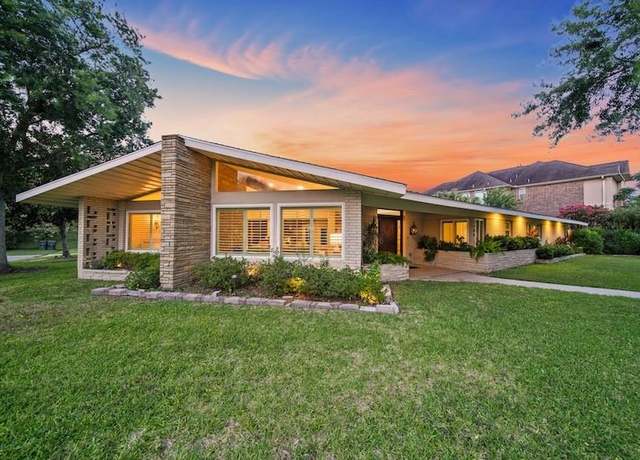 Property at 1504 Bayou Homes Dr, Galveston, TX 77551, 4 beds, 3.5 baths