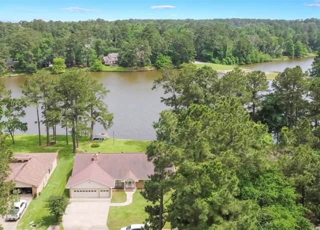 Property at 2207 Azalea Cir, Huntsville, TX 77340, 3 beds, 2.5 baths