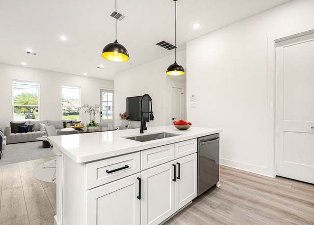 Property at 747 Dumble St, Houston, TX 77023, 3 beds, 3.5 baths