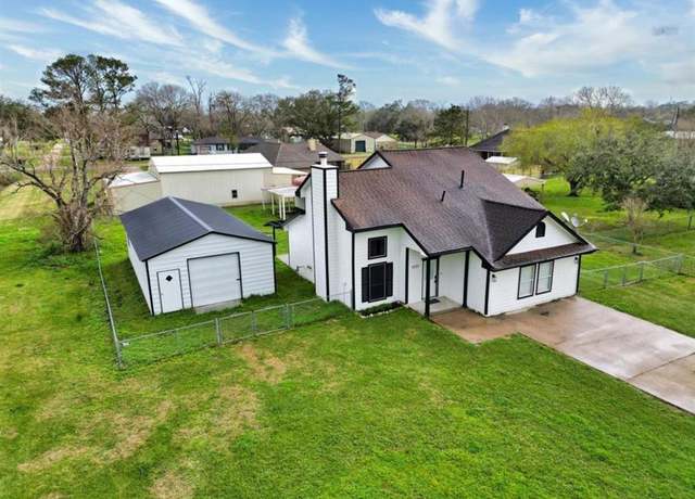 Property at 1503 Avenue J, Danbury, TX 77534, 4 beds, 2 baths