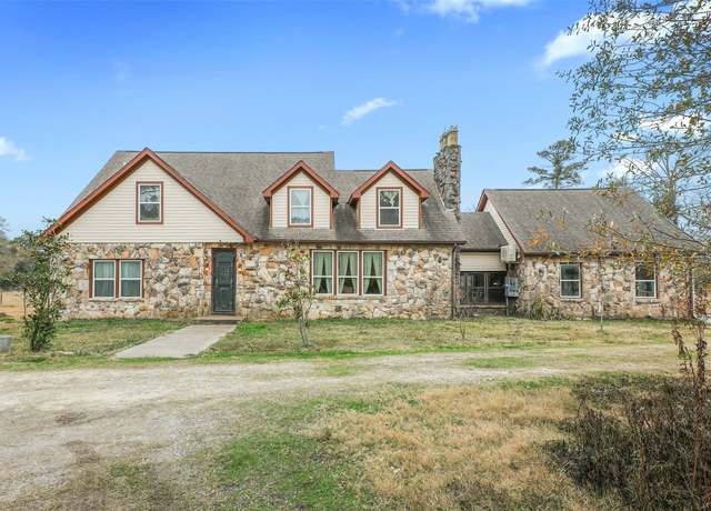 Property at 9009 Lazy Ln, Hitchcock, TX 77563, 4 beds, 3 baths