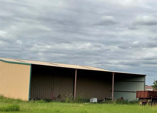 Property at 383 County Road 233, Hallettsville, TX 77964, 4 beds, 2 baths
