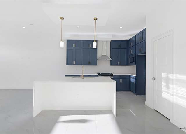 Property at 2936 El Fenice Ln, Houston, TX 77057, 3 beds, 2.5 baths