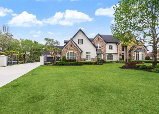 Property at 5915 Royal Point Ct, Kingwood, TX 77345, 6 beds, 8 baths