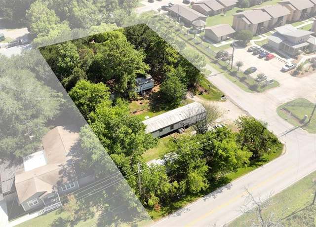 Property at 307 Pine Ln, Crosby, TX 77532, 8 beds, 2 baths