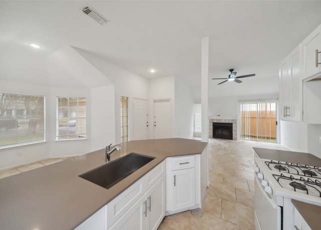 Property at 19527 Shady Bank Dr, Tomball, TX 77375, 3 beds, 2 baths