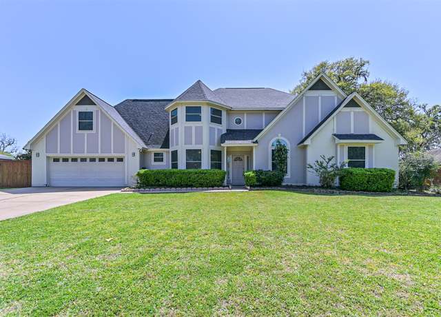 Property at 211 Wentworth Dr, West Columbia, TX 77486, 4 beds, 2.5 baths