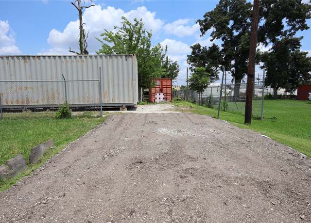 Property at 136 Theron St, Houston, TX 77022