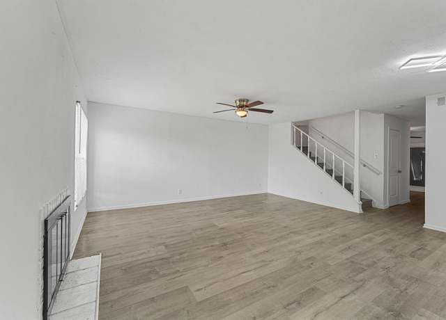 Property at 11887 Algonquin Dr, Houston, TX 77089, 3 beds, 2.5 baths