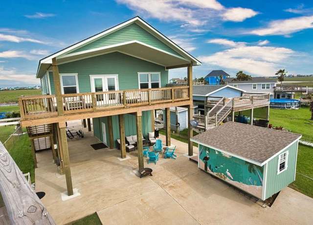 Property at 517 Private Road 675, Sargent, TX 77414, 3 beds, 2.5 baths