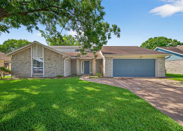 Property at 5225 Glenvalley Dr, La Porte, TX 77571, 3 beds, 2 baths