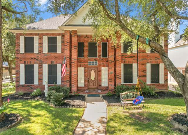 Property at 13530 Pear Woods Ct, Houston, TX 77059, 4 beds, 2.5 baths