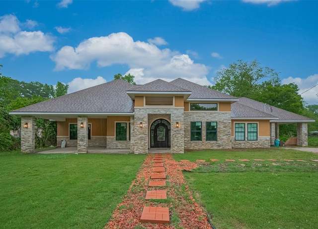 Property at 403 Smith St, Dayton, TX 77535, 3 beds, 2.5 baths