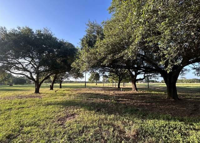 Property at 38825 Wiggins Rd, Hempstead, TX 77445