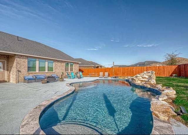 Property at 4603 Red Yucca Dr, Baytown, TX 77521, 4 beds, 2.5 baths