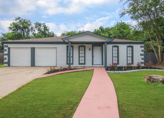 Property at 11835 S Ridgewood Cir, Houston, TX 77071, 4 beds, 2 baths