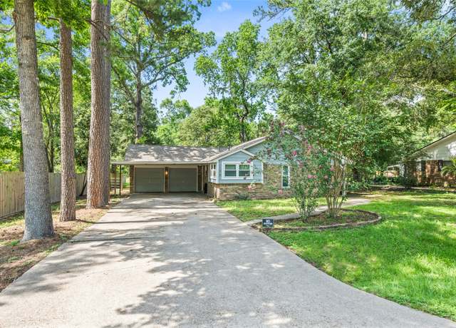 Property at 133 Red Oak Ln, Conroe, TX 77304, 4 beds, 3 baths