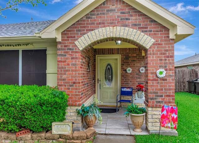 Property at 394 Sherandoe Ln, Alvin, TX 77511, 4 beds, 2 baths