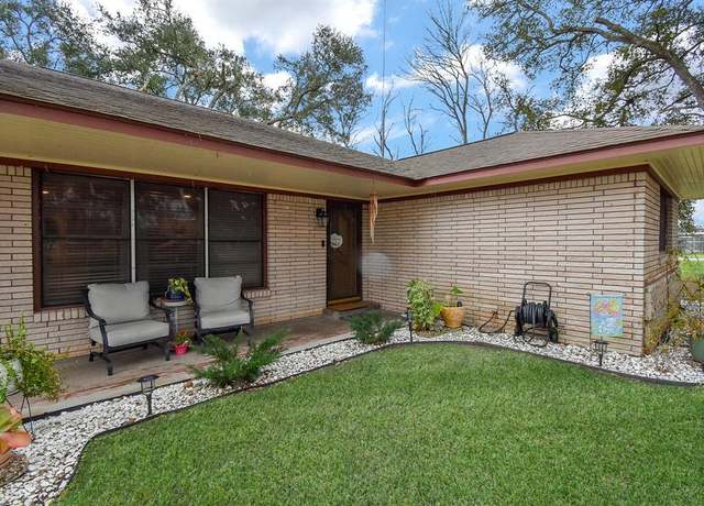 Property at 304 Lily Ln, Wharton, TX 77488, 3 beds, 2 baths