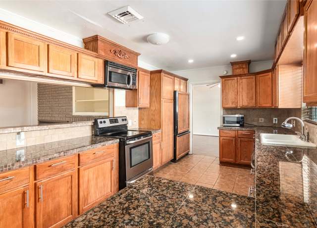 Property at 9219 Timberside Dr, Houston, TX 77025, 4 beds, 3 baths