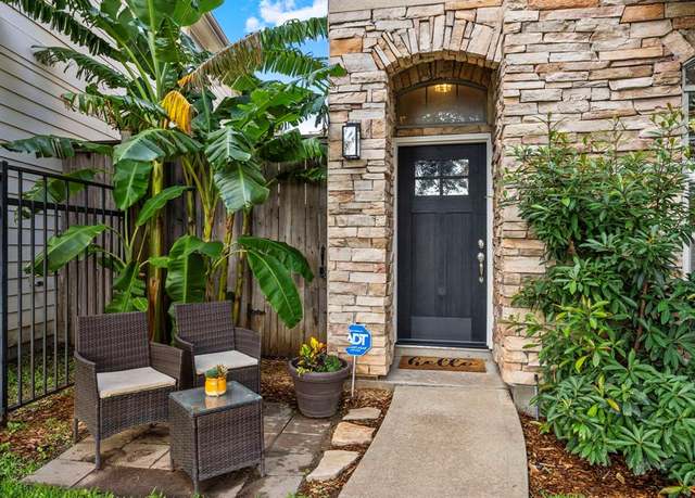 Property at 9030 Lakes At 610 Dr, Houston, TX 77054, 3 beds, 2.5 baths