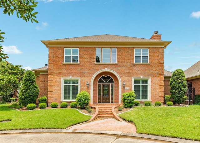 Property at 1 Heritage Oak Ct, Lake Jackson, TX 77566, 5 beds, 3.5 baths