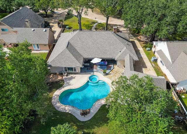 Property at 2710 Stetson Ln, Houston, TX 77043, 3 beds, 2.5 baths