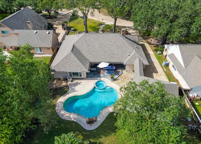 Property at 2710 Stetson Ln, Houston, TX 77043, 3 beds, 2.5 baths