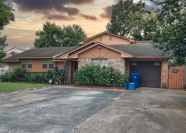 Property at 4002 Charriton Dr, Houston, TX 77039, 4 beds, 3 baths