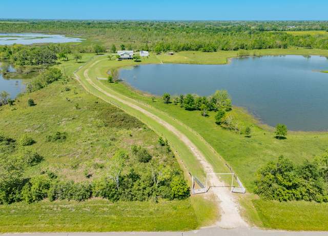 Property at 23702 Fm 521, Angleton, TX 77515, 3 beds, 2 baths