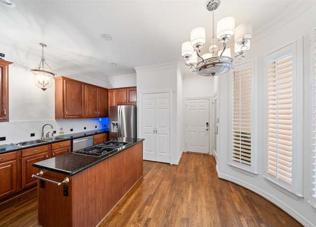 Property at 2112 Mcduffie St, Houston, TX 77019, 3 beds, 3.5 baths