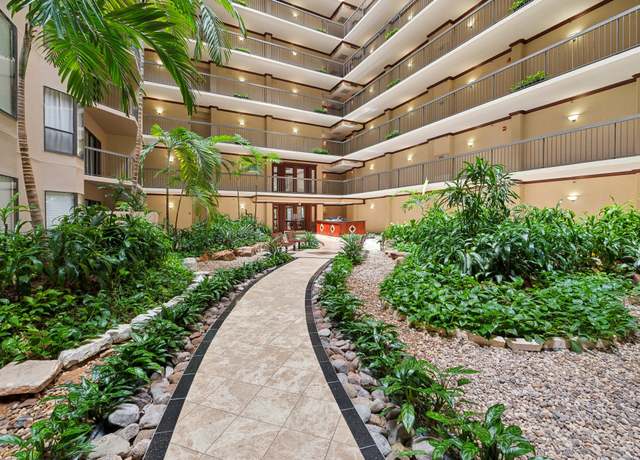 Property at 661 Bering Dr #703, Houston, TX 77057, 3 beds, 2.5 baths