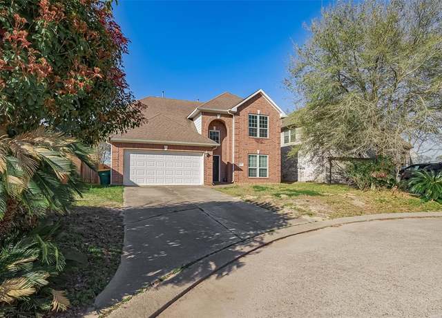 Property at 2202 Highland Crossing Dr, Conroe, TX 77304, 4 beds, 2.5 baths