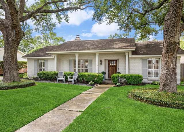 Property at 7810 Pagewood Ln, Houston, TX 77063, 3 beds, 2 baths