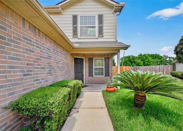Property at 827 Heatherton Hill Ln, Houston, TX 77047, 4 beds, 2.5 baths