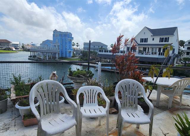Property at 1435 Tiki Dr Dr, Tiki Island, TX 77554, 3 beds, 2.5 baths