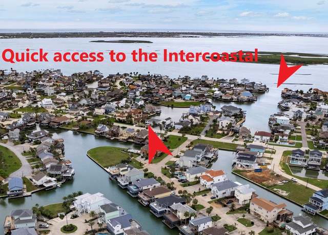 Property at 1435 Tiki Dr Dr, Tiki Island, TX 77554, 3 beds, 2.5 baths