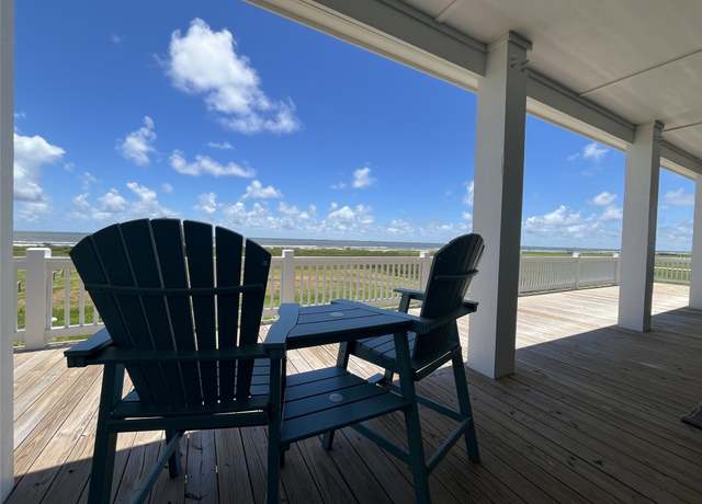 Property at 512 Caplen Shores Cir, Gilchrist, TX 77617, 4 beds, 3 baths