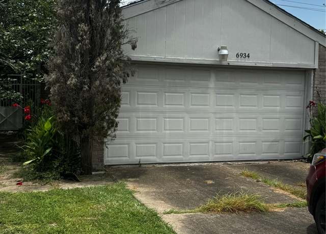 Property at 6934 Caddo Lake Ln, Houston, TX 77083, 3 beds, 2 baths