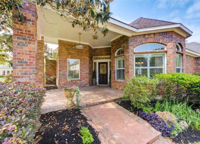 Property at 2007 N Greens Blvd, Richmond, TX 77406, 3 beds, 2.5 baths