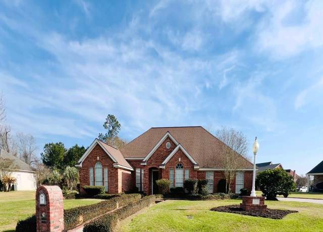 Property at 303 Waterwood Dr, Orange, TX 77630, 3 beds, 2 baths
