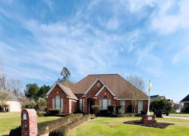 Property at 303 Waterwood Dr, Orange, TX 77630, 3 beds, 2 baths